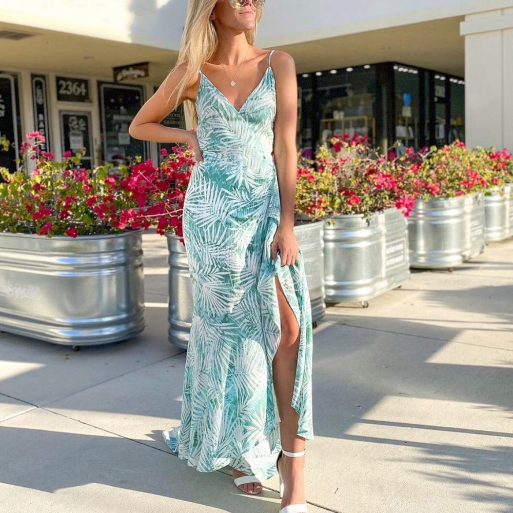 NWOT Tropical Ruffle Maxi Dress